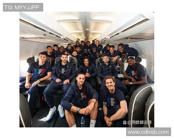 杭州足球队配合引发热议球迷对战术选择和球员默契度展开激烈讨论